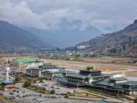 Flughafen in Paro &ndash; &copy; Andrey Kulikov (Eberhardt TRAVEL)