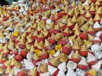 Panoramafahrt zum Chelila-Pass, Stupas &ndash; &copy; Andrey Kulikov (Eberhardt TRAVEL)