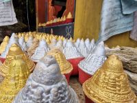 Panoramafahrt zum Chelila-Pass, Stupas &ndash; &copy; Andrey Kulikov (Eberhardt TRAVEL)
