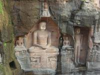 Jainfiguren in Gwalior