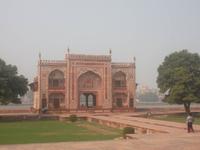 Flußtor der Grabanlage 