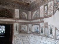 ... und reichverziert auch von innen