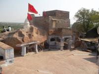 Felsenheiligtum nahe Khejrela