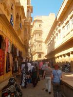 in der Neustadt sind die Havelis noch prächtiger