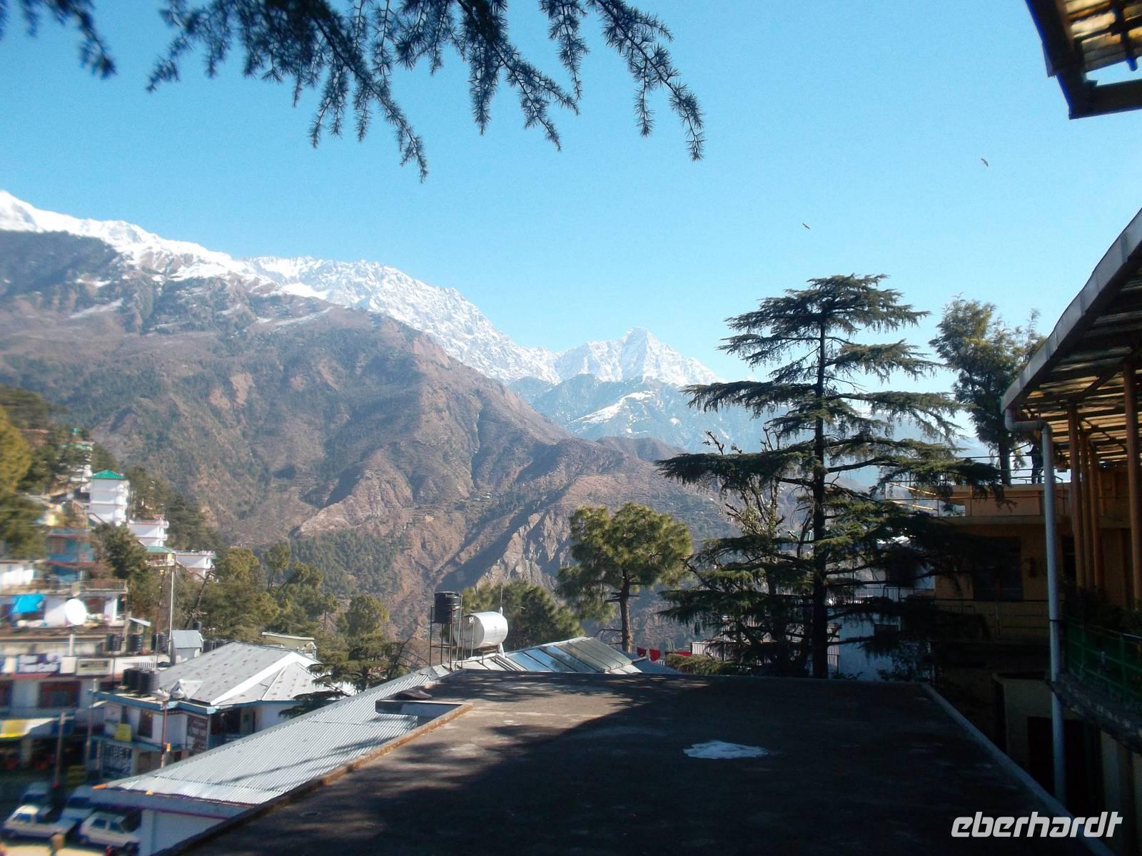 Schöne Bergsicht bei klarem Wetter