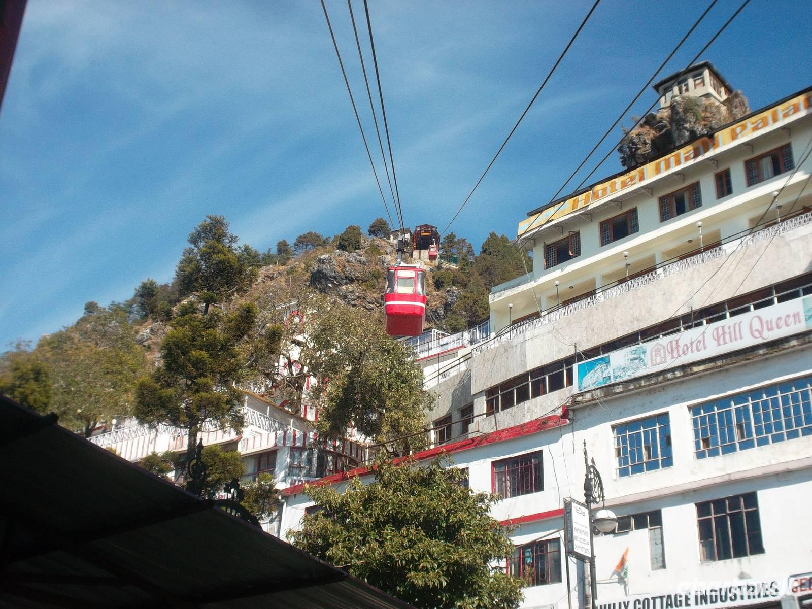 die Seilbahn führt zum Aussichtspunkt 