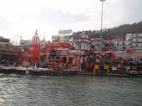 Buntes Haridwar - der Haupttempel am Ganges