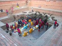 Öffentlicher Brunnen: Platz zum Wasserholen, Waschen und Tratschen