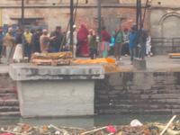 Hier wird die rituelle Verbrennung vorbereitet