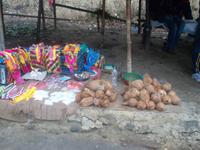 Opfergaben auf dem Weg zum Kali-Tempel