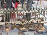 Die Dämonen warten am Rand des Tempels