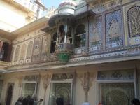 berühmter Pfauenhof im Stadtpalast Udaipur