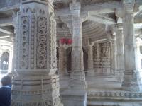 Säulen im Jain-Tempel von Ranakpur