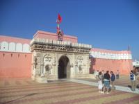 Eingang zum Karni Mata Tempel Deshnok