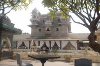 Jagmandir-Gärten im Pichola-See