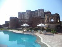 Poolanlage im Khejrala-Fort