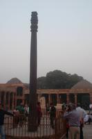 Nichtrostende Eisensäule im Hof des Qutub Minar