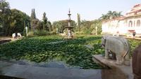 Elefantenbrunnen im Sahelion Ki Bari Park