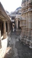 Enge und Weite im Jain-Tempel in Ranakpur