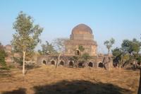 Mausoleen außerhalb von Mandu