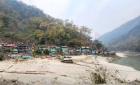 Sikkim - Wohnsiedlung am Fluss 