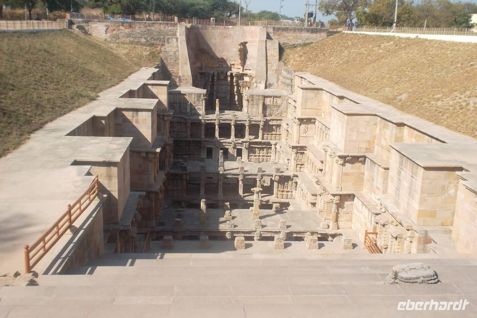 Treppenbrunnen Rani Ki Vav bei Patan