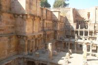 Treppenbrunnen Rani Ki Vav bei Patan