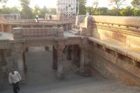 Treppenbrunnen von Adalaj