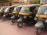 Tuk Tuks am Fort in Jaisalmer