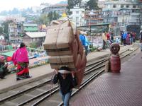 an der Bahnstation Darjeeling