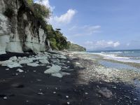 Blue Stone Beach, Flores &ndash; &copy; Sabine Reckord (Eberhardt TRAVEL)
