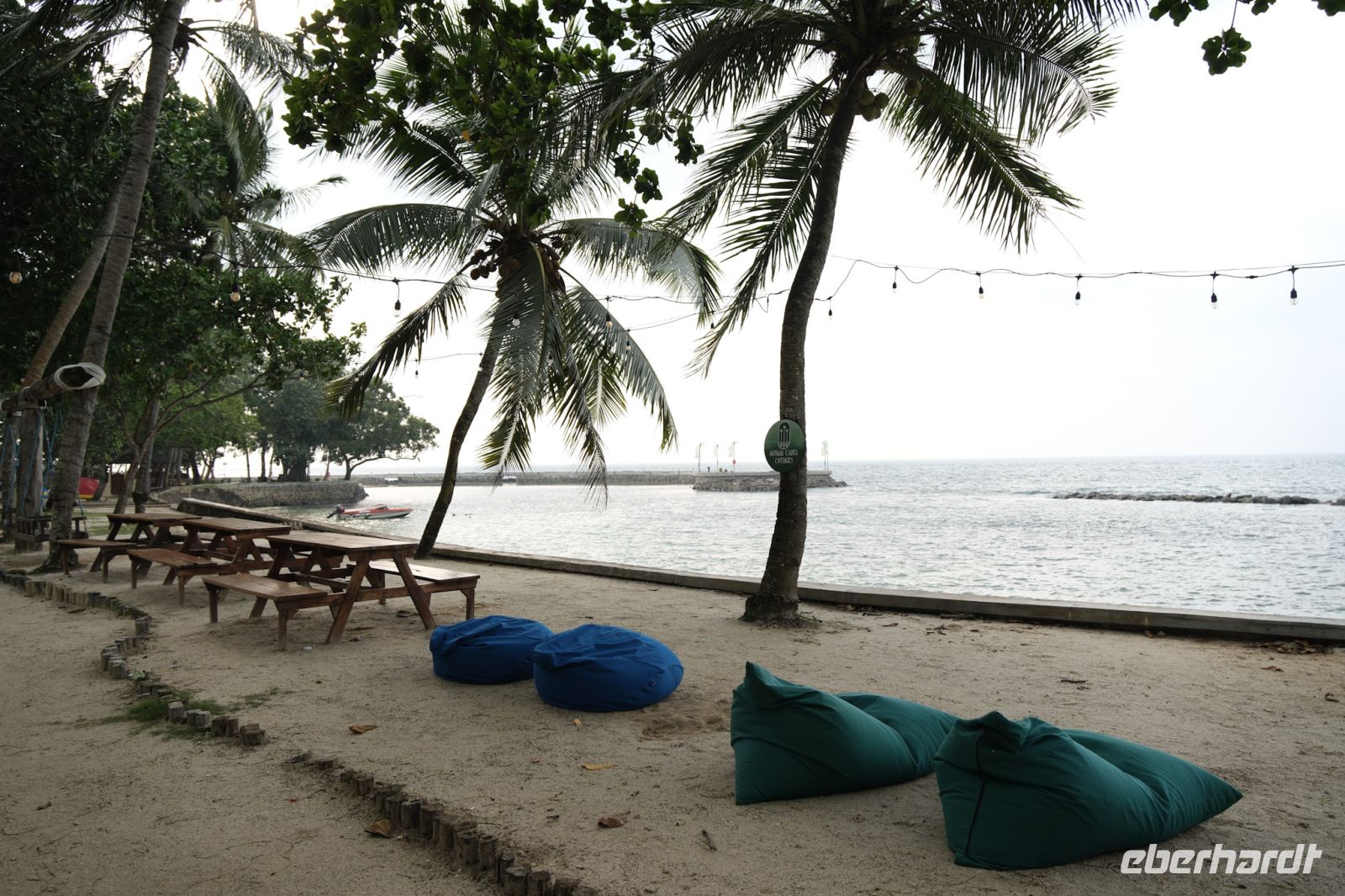 Strandzugang im Mutiara Carita Cottages - Indonesien