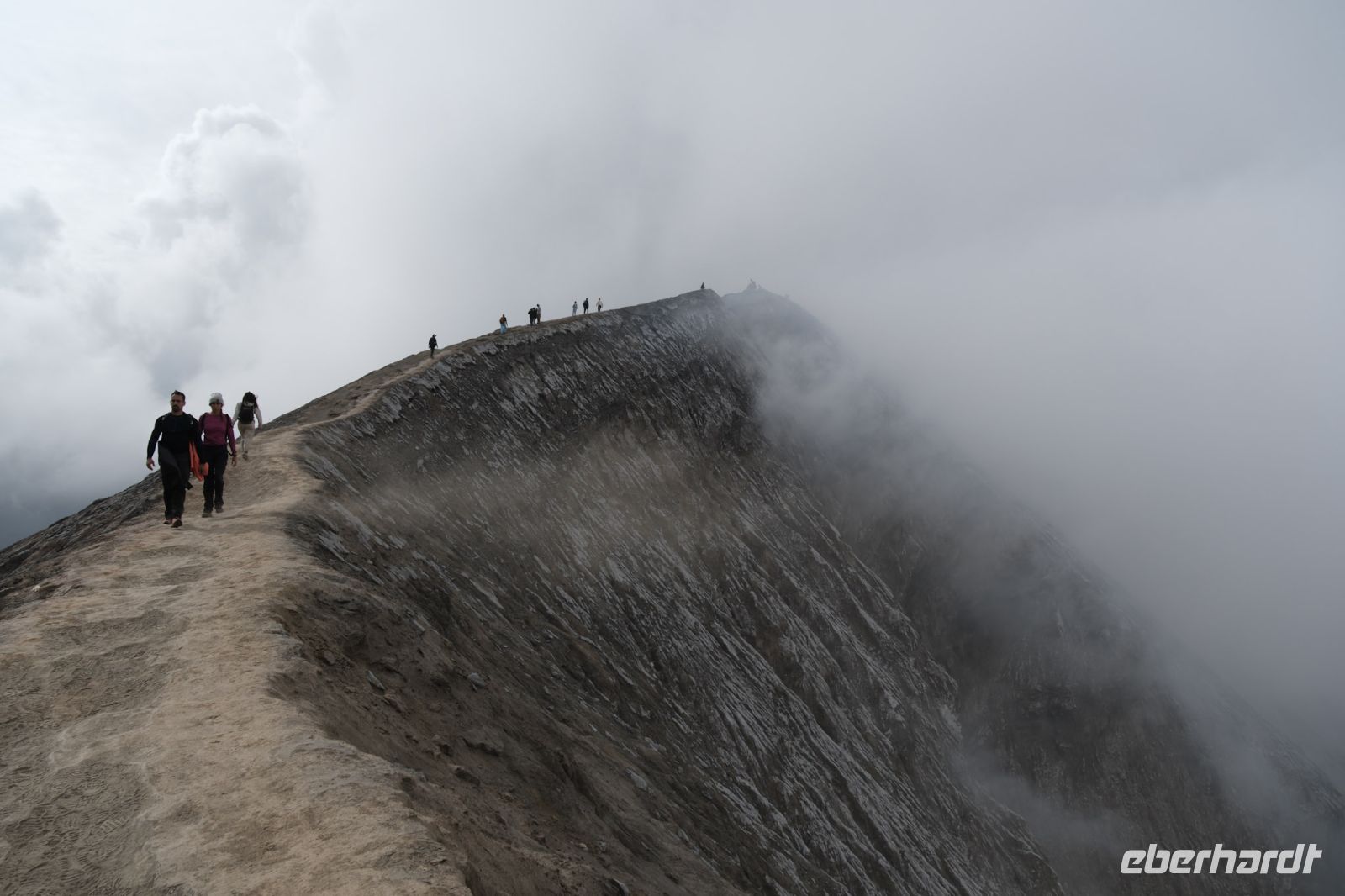 Kraterrand des Bromo im Bromo-Tengger-Semeru Nationalpark- Indonesien