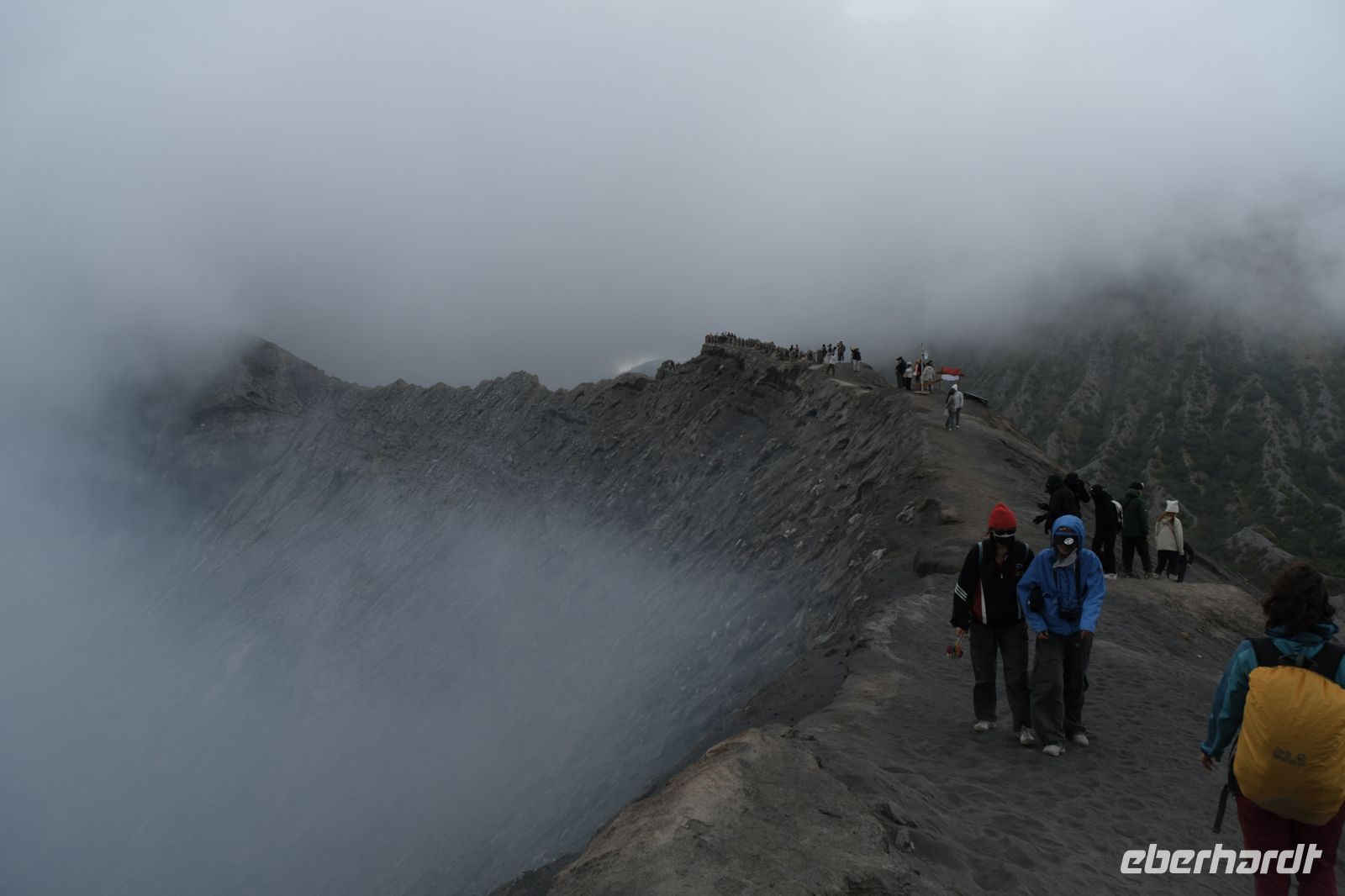 Kraterrand des Bromo im Bromo-Tengger-Semeru Nationalpark- Indonesien