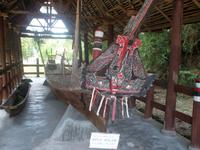 traditionelkles verziertes Kanu der Batak