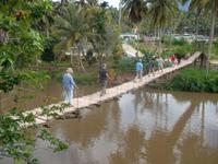 Gruppe auf der Hängebrücke