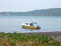 solche Boote fahren zum Krakatau ...