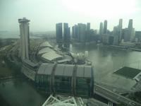Blick vom Riesenrad zum Marina Sands Hotel 