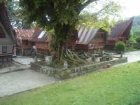 Dorfplatz von Ambarita