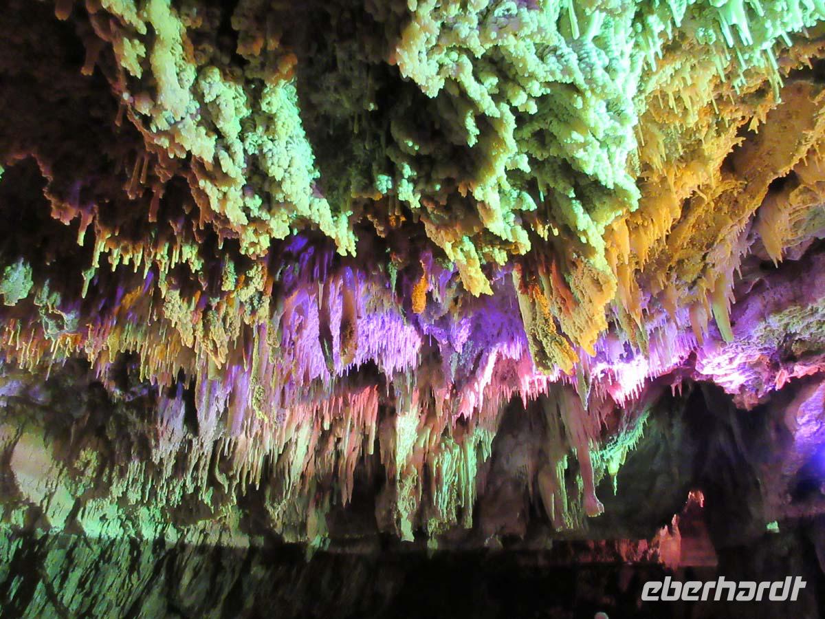 In der Ali Sadr Höhle