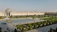 Isfahan, Blick vom Ali-Qapu-Palast auf den Imam-Platz mit Lotfollah-Moschee
