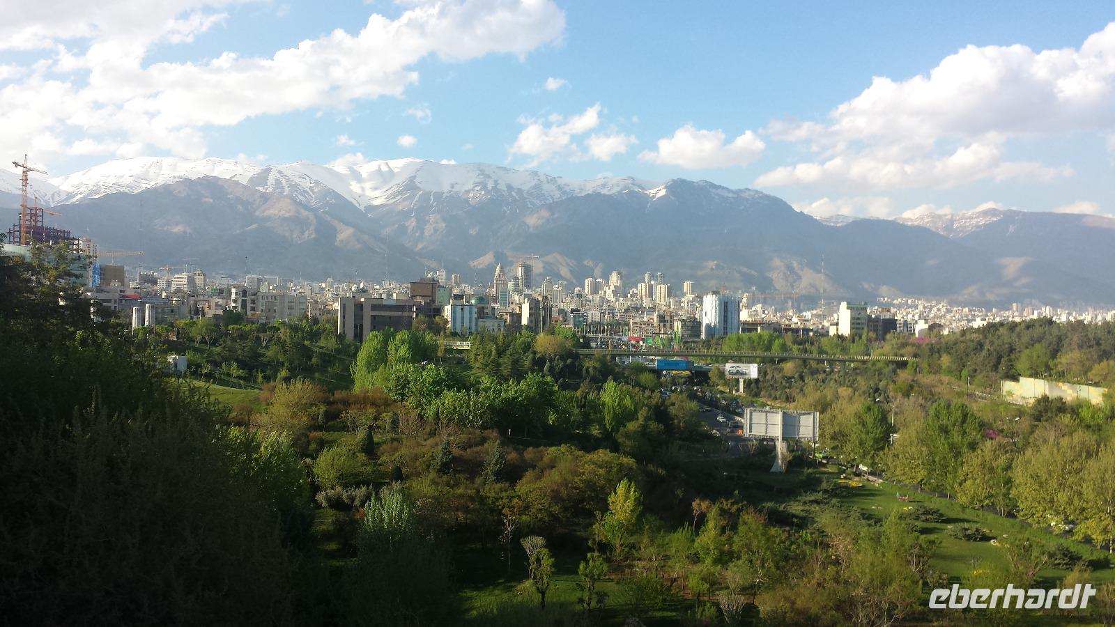 Blick von der Taibat Brücke