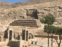 Persepolis - Blick zu einem der Fels-Gräber