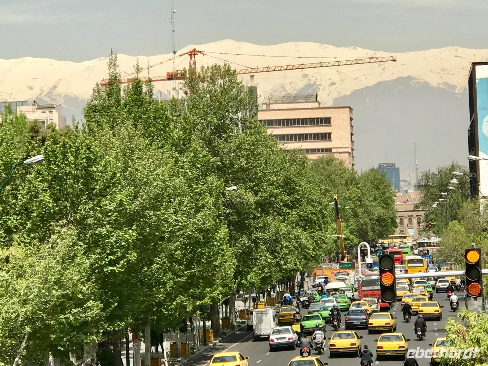 Teheran Blick Elburz-Gebirge