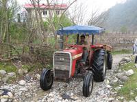 Traktor nach der Unterbodenwäsche