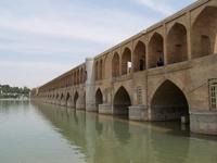 Isfahan- 33-Bögen-Brücke (Si-o-se-Pol)