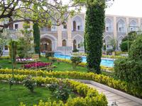 Isfahan- Innenhof im Hotel Abbazi