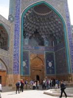 vor dem Eingang zur Imam-Moschee