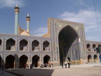 im Innenhof der Imam-Moschee