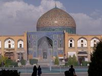 Blick auf die Lotfullah-Moschee 